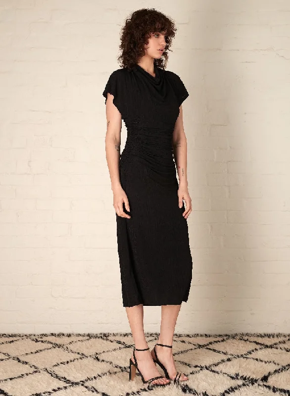 Esmaee Sasha Maxi Dress Comfortable Maxi Dress with Sleeves