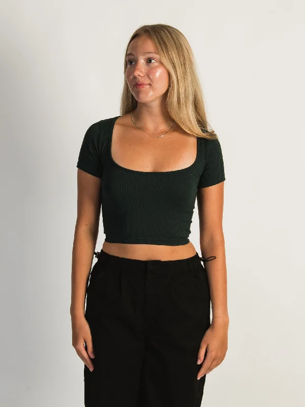 HARLOW SQUARE SEAMLESS T-SHIRT - FOREST Elasticated Padded Insulated